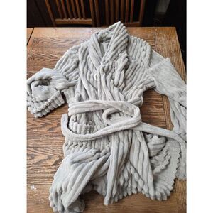 Atelier grey soft robe sz Large/XL